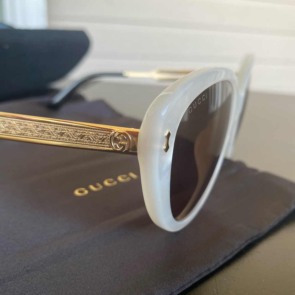 Brand new 53mm cat eye sunglasses 🕶